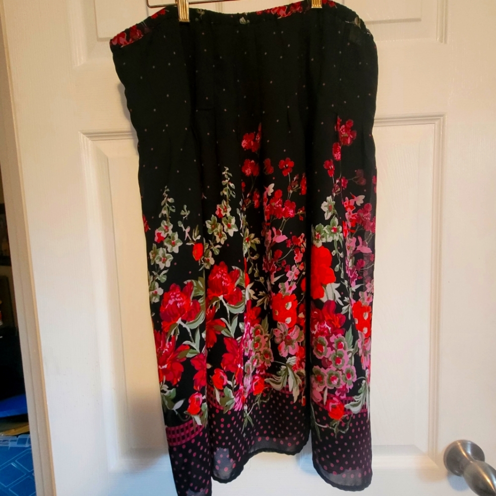 Floral skirt by Notations size L
